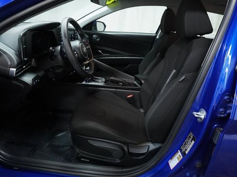 Certified 2023 Hyundai Elantra SEL image 11