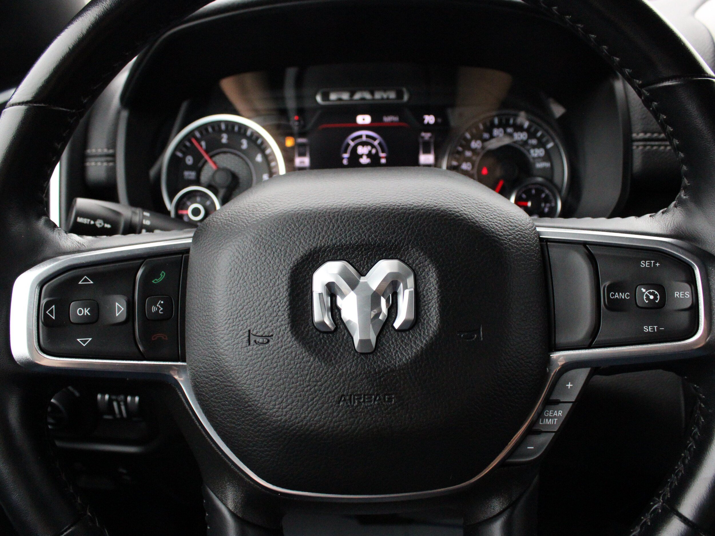 Used 2023 RAM 1500 Laramie AWD/4WD image 20
