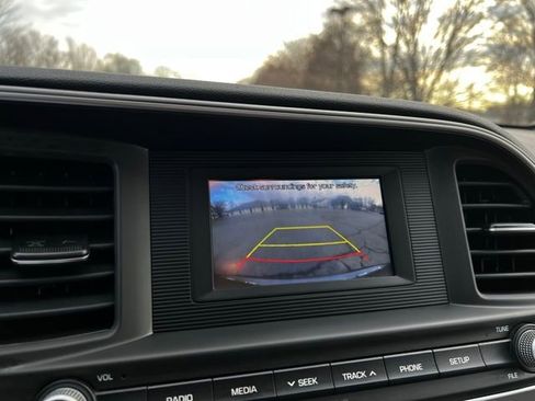Used 2019 Hyundai Elantra SE image 40