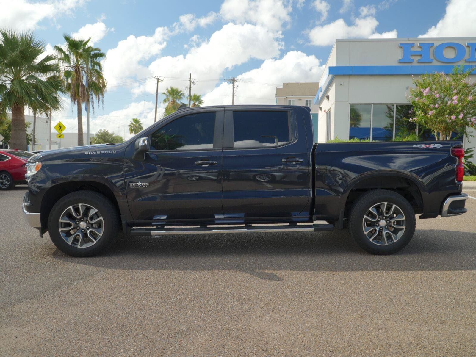 Used 2023 Chevrolet Silverado 1500 LT AWD/4WD image 8