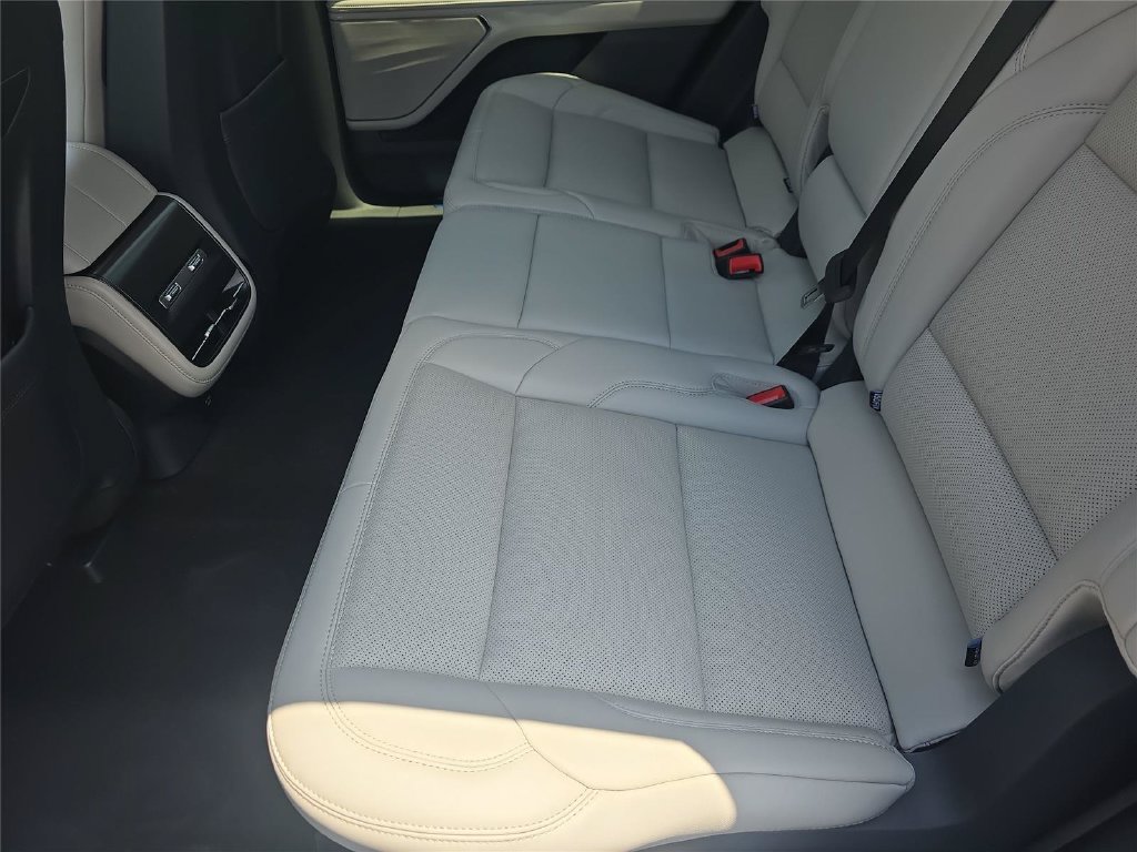 New 2026 Lincoln Nautilus Premier w/ Equipment Group 102A AWD/4WD image 11