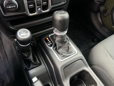 Used 2021 Jeep Wrangler Unlimited Sport image 18