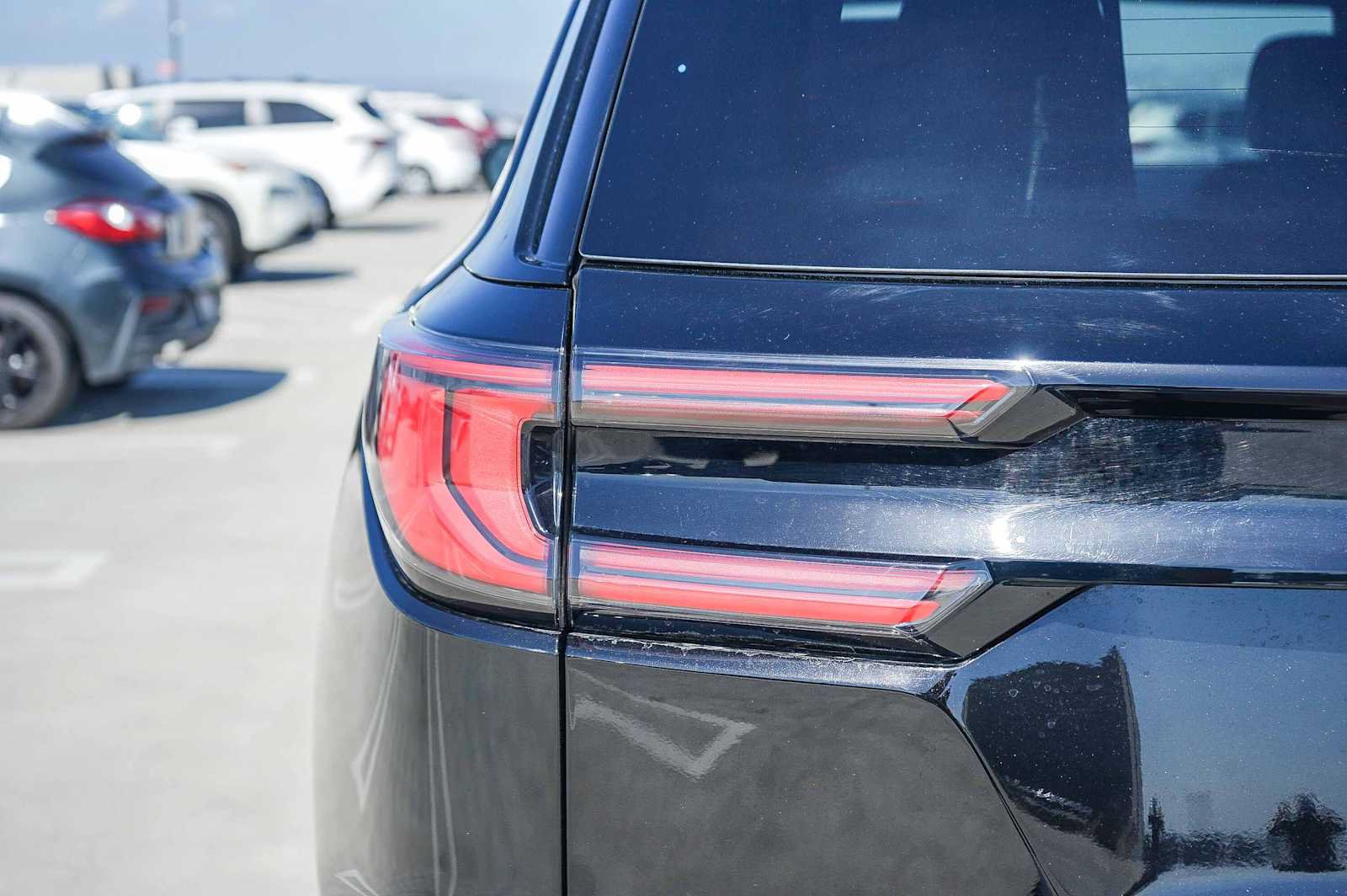 Used 2026 GMC Acadia Elevation w/ Elevation Premium Package AWD/4WD image 9