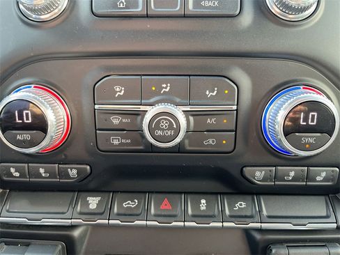 Used 2021 GMC Sierra 2500 SLT w/ SLT Convenience Package image 24