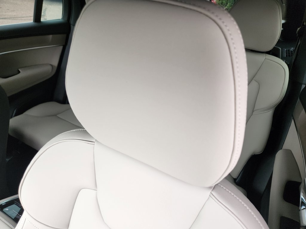 New 2026 Volvo XC90 T8 Plus w/ Protection Package AWD/4WD image 6