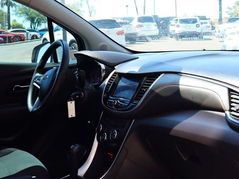 Used 2020 Chevrolet Trax LS w/ Tint and Cruise Package FWD image 31
