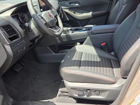New 2026 Nissan Rogue SV AWD/4WD image 4