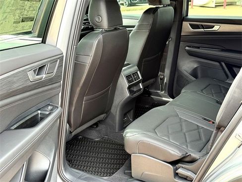 New 2026 Volkswagen Atlas Cross Sport SE image 16