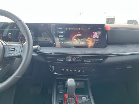 New 2025 Nissan Kicks SR w/ Illumination Package image 19