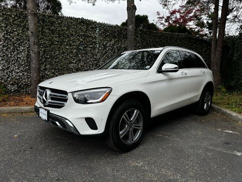 Used 2022 Mercedes-Benz GLC 300 4MATIC image 1