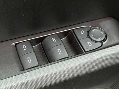 Used 2024 Chevrolet Colorado LT w/ LT Convenience Package RWD image 12
