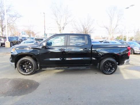 Used 2023 Chevrolet Silverado 1500 LT image 3