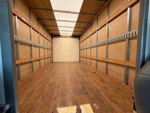 Used 2024 Ford E-350 and Econoline 350 Super Duty w/ Power Windows & Locks Group image 28