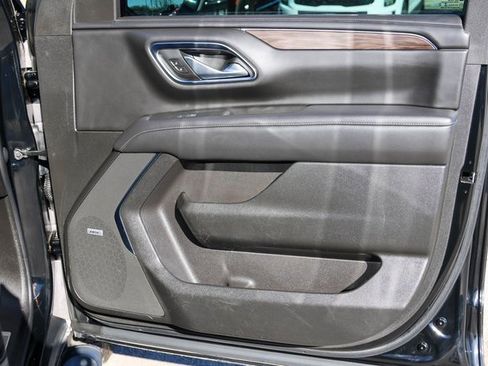 Used 2021 Chevrolet Tahoe Z71 w/ Rear Media and Nav Package image 19