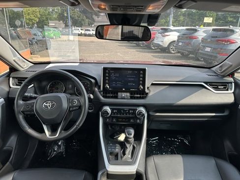 Used 2021 Toyota RAV4 XLE Premium image 14
