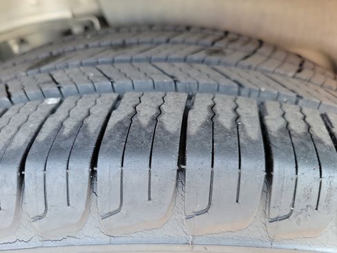 Used 2010 Chevrolet Malibu Hybrid image 22