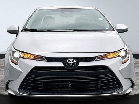 Used 2025 Toyota Corolla LE FWD image 3