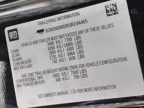 Used 2025 Chevrolet Suburban Z71 AWD/4WD image 11