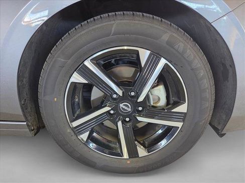 Used 2024 Nissan Sentra SV FWD image 20