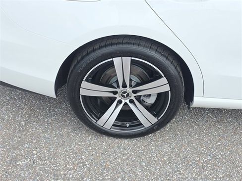 Used 2025 Mercedes-Benz C 300 C 300 image 5