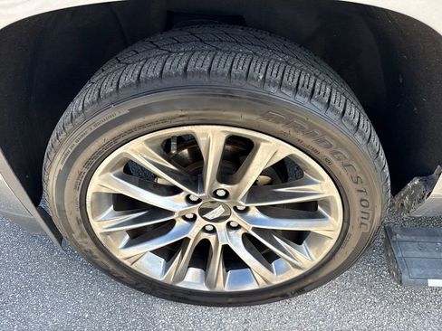 Used 2020 Cadillac Escalade ESV Platinum w/ Escalade Sport Edition image 13