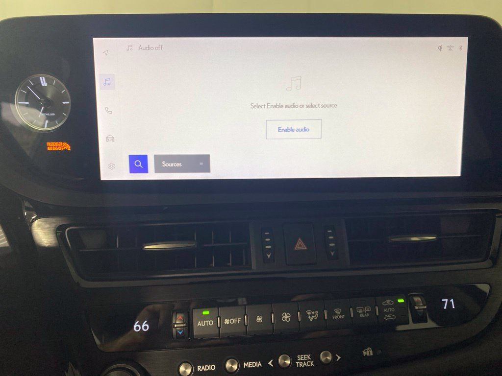 Certified 2024 Lexus ES 300h w/ Premium Package FWD image 19