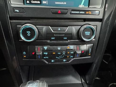 Used 2018 Ford Explorer XLT w/ Equipment Group 202A AWD/4WD image 20