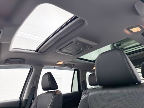 Used 2018 Honda Pilot Elite image 3