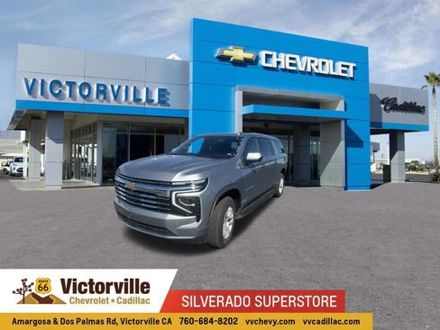 Used 2025 Chevrolet Suburban LT AWD/4WD image 1