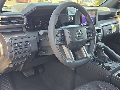 New 2026 Toyota 4Runner SR5 AWD/4WD image 14