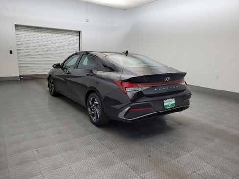 Used 2025 Hyundai Elantra Sport FWD image 5