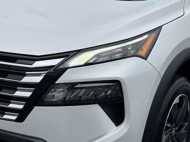 Used 2024 Nissan Rogue SV AWD/4WD image 11