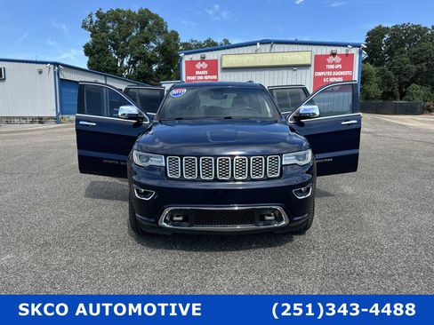 Used 2017 Jeep Grand Cherokee Overland image 28