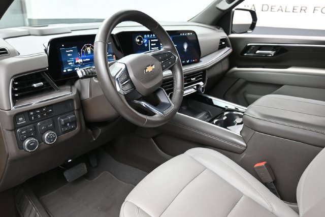 Used 2025 Chevrolet Tahoe LT w/ Comfort Package AWD/4WD image 14