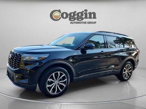 New 2026 Ford Explorer ST-Line image 1