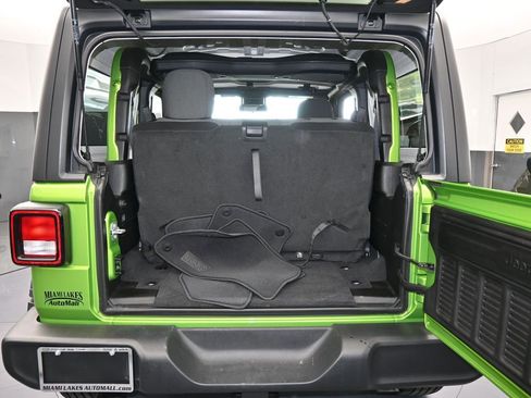 Used 2025 Jeep Wrangler Sport image 31