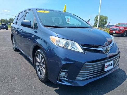 Used 2019 Toyota Sienna XLE Premium AWD/4WD image 2