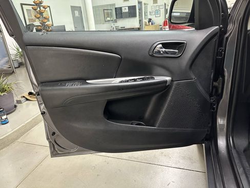Used 2019 Dodge Journey SE w/ Premium Group FWD image 10