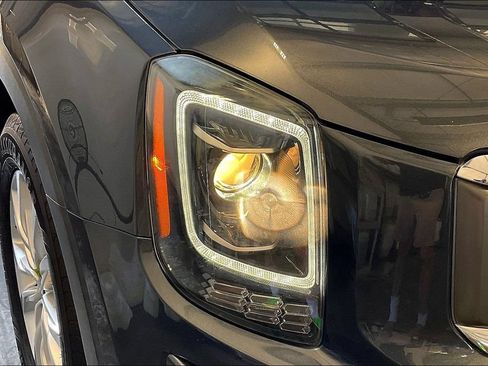 Used 2021 Kia Telluride LX FWD image 29