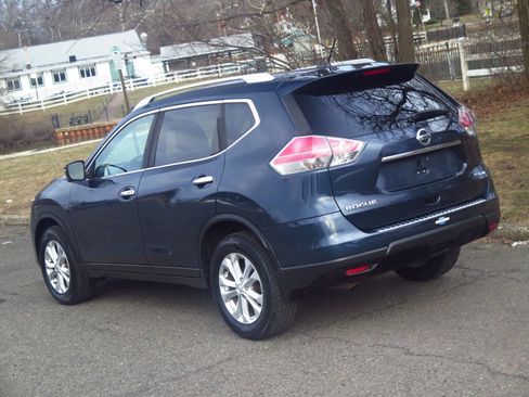 Used 2016 Nissan Rogue SV w/ SV Premium Package image 13