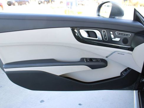 Used 2018 Mercedes-Benz SL 550 image 35