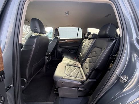 Used 2024 Volkswagen Atlas SE image 16