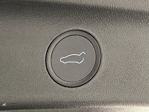 Used 2021 Tesla Model Y Long Range image 21