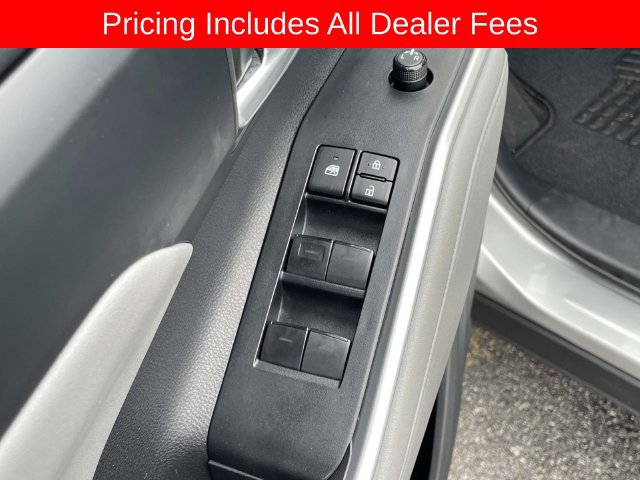 Used 2023 Toyota Highlander XLE FWD image 16