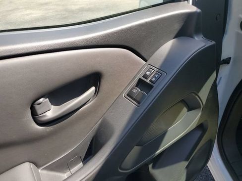 Used 2023 Nissan Frontier S w/ Technology Package RWD image 8