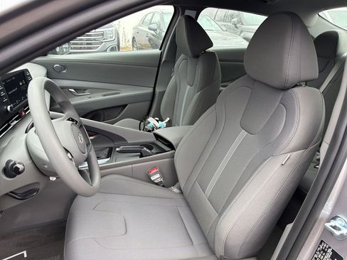 Used 2026 Hyundai Elantra SE w/ Cargo Package FWD image 10
