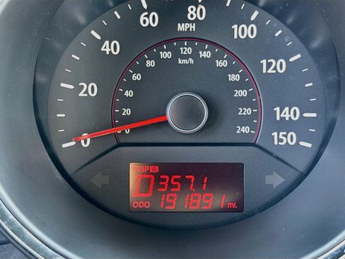 Used 2011 Kia Sorento 2WD w/ Convenience Pkg image 9