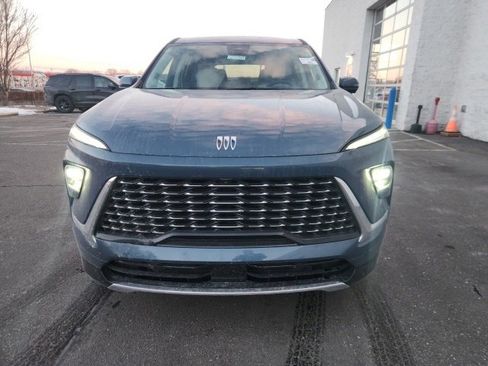 Used 2025 Buick Enclave Avenir image 9