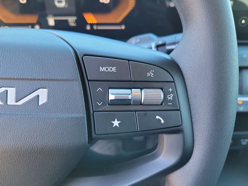 New 2026 Kia K4 LXS FWD image 15