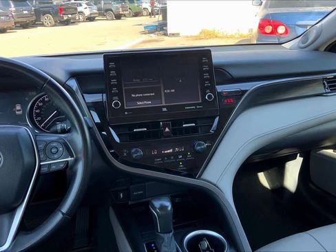 Used 2024 Toyota Camry XLE image 6